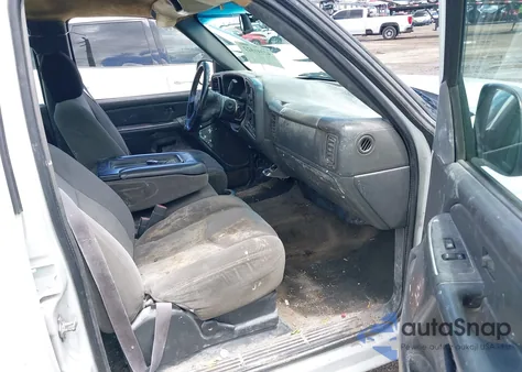 2005 Chevrolet Silverado Ls z USA, uszkodzony, nr VIN 2GCEC13T451352812